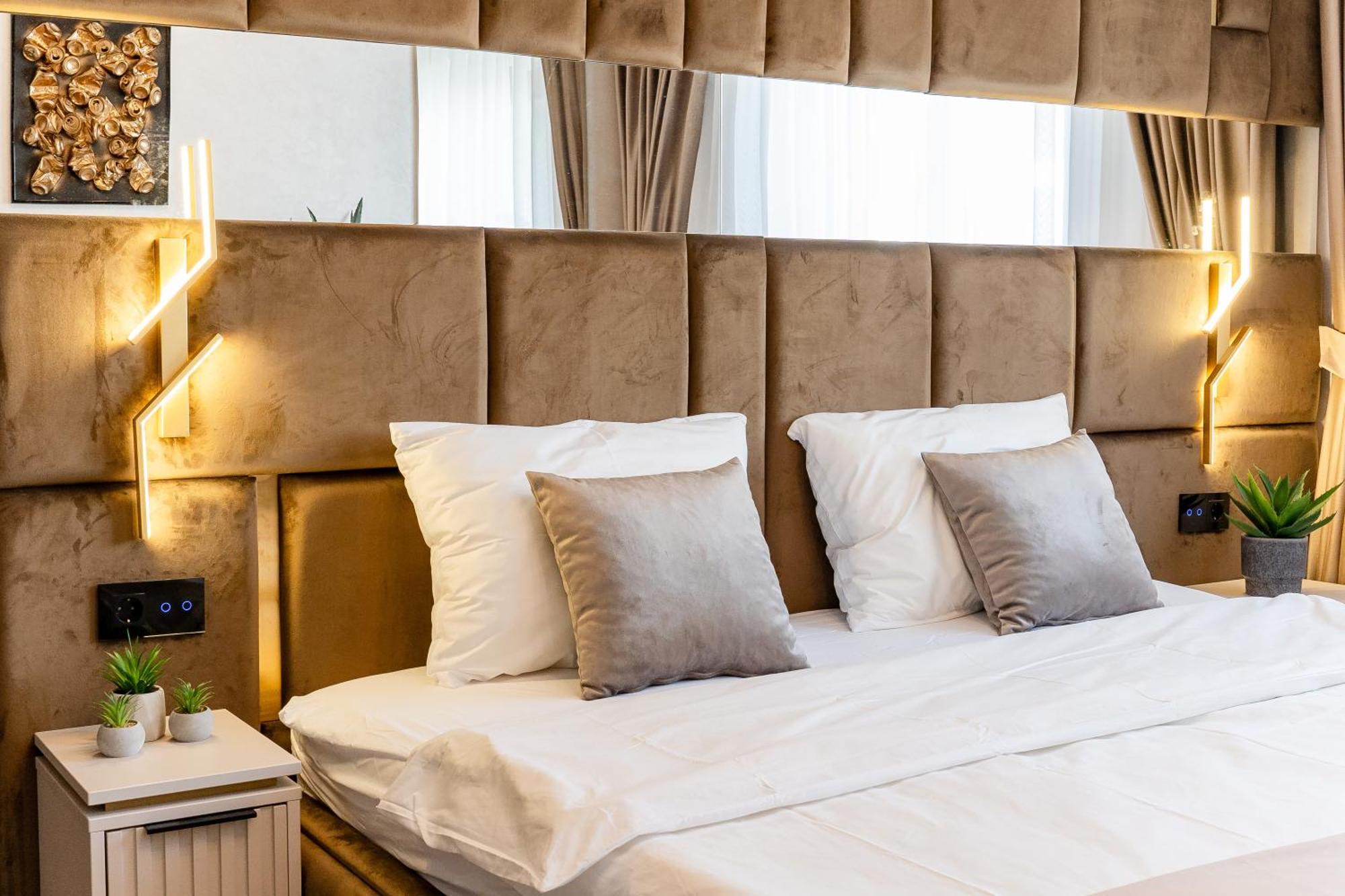 Fashion Stay-Valentino Apartment - By Openhouse Giroc Exterior foto