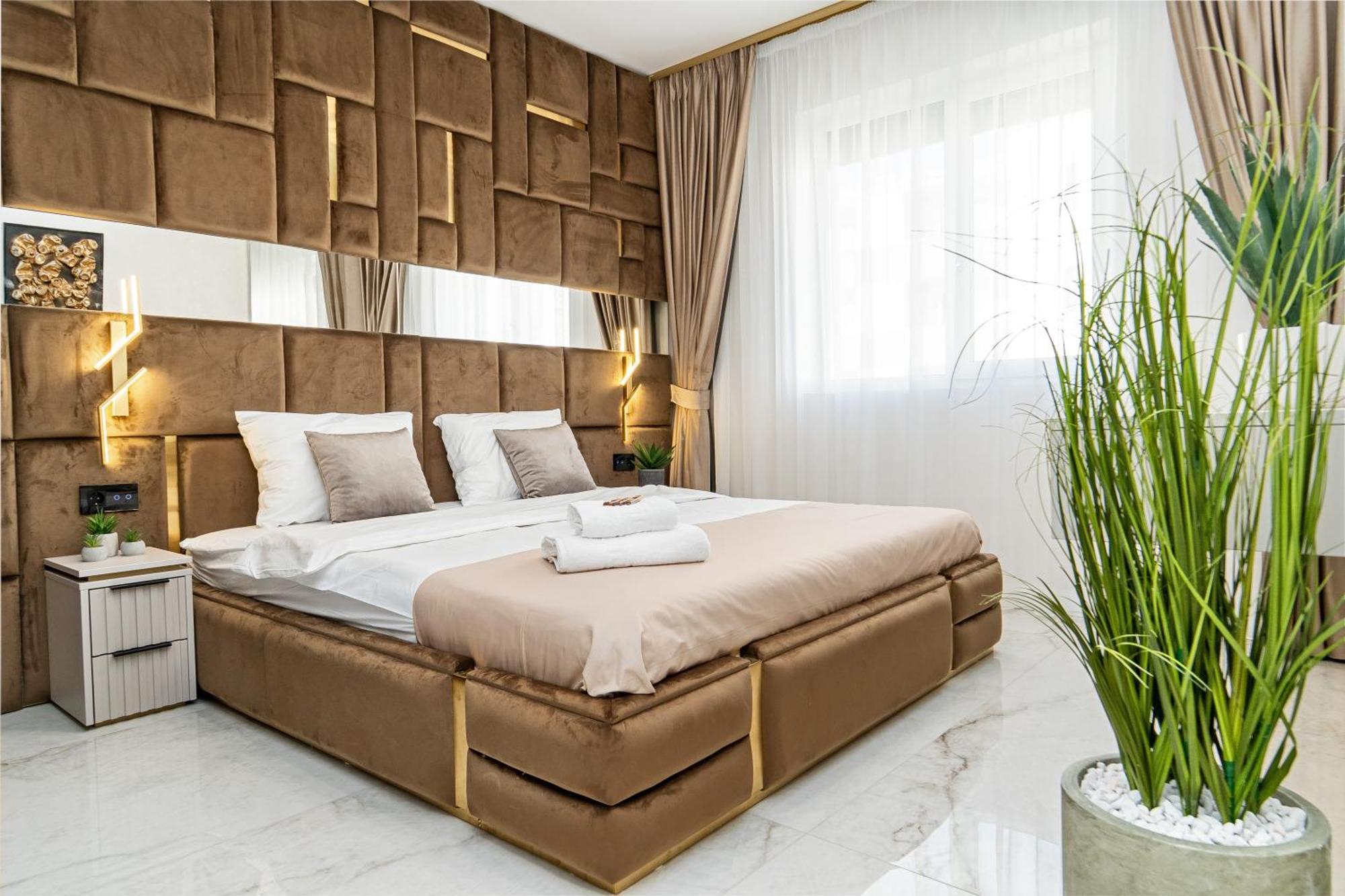 Fashion Stay-Valentino Apartment - By Openhouse Giroc Exterior foto